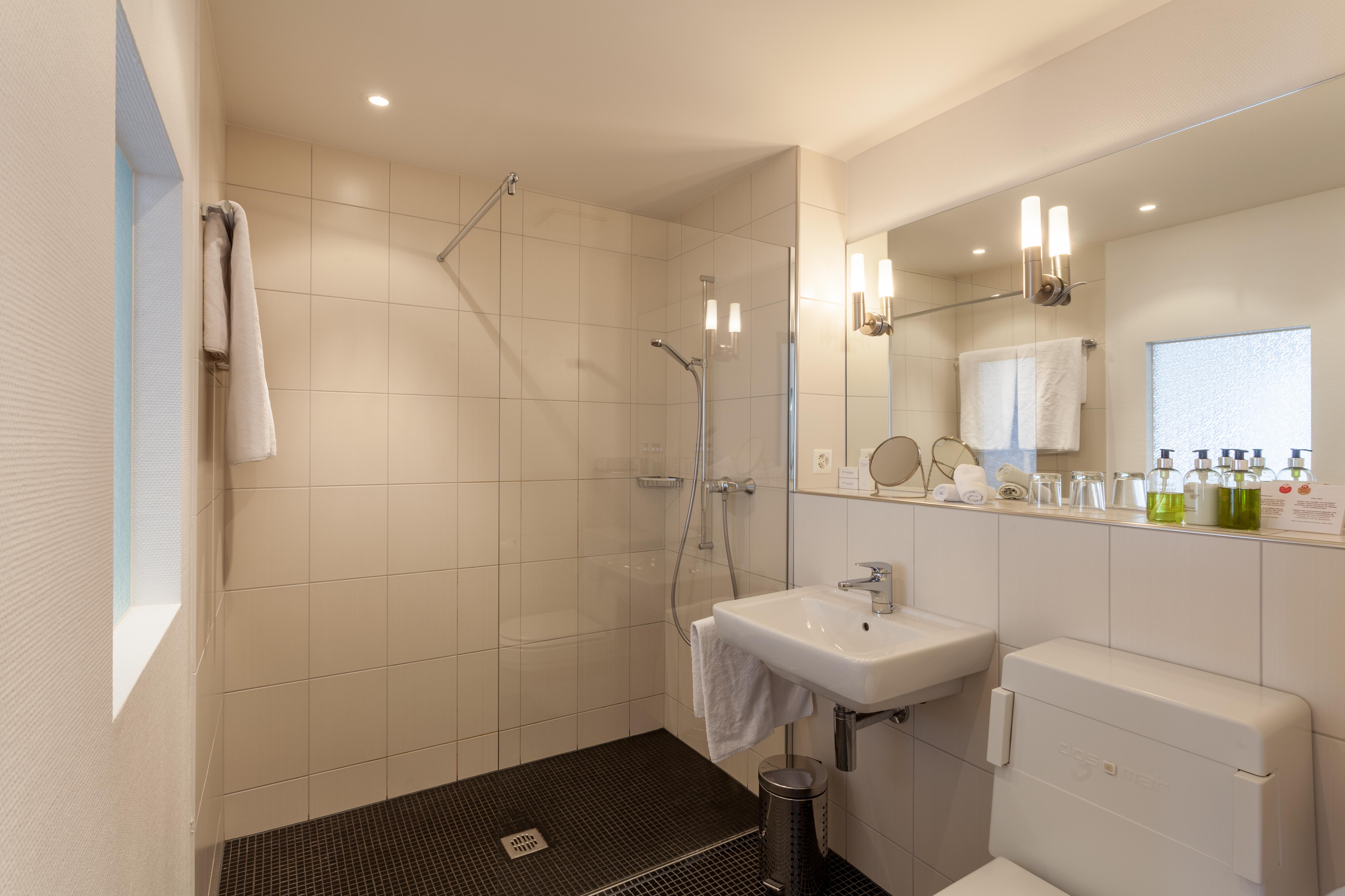 Weisses Roessli Swiss Quality Hotel Бруннен Экстерьер фото