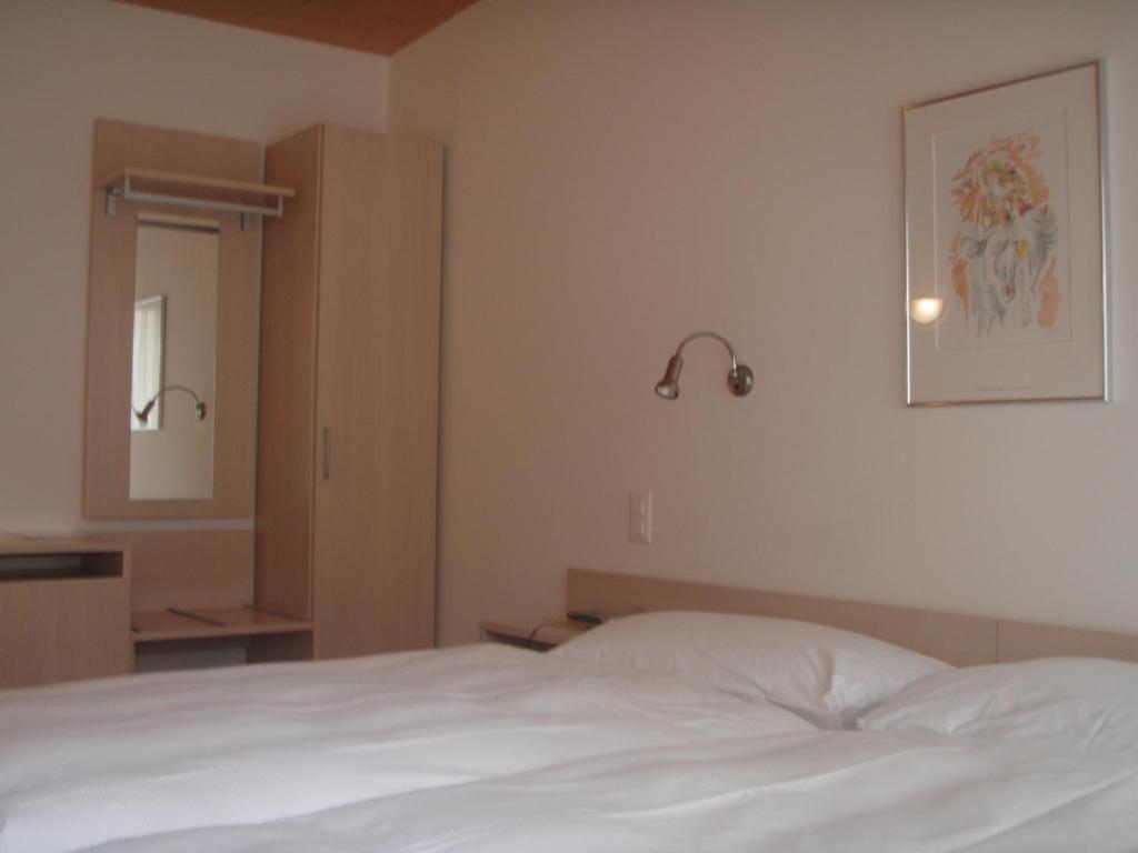 Weisses Roessli Swiss Quality Hotel Бруннен Номер фото